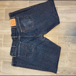 Mens LEVI. Worn, but in great condition.